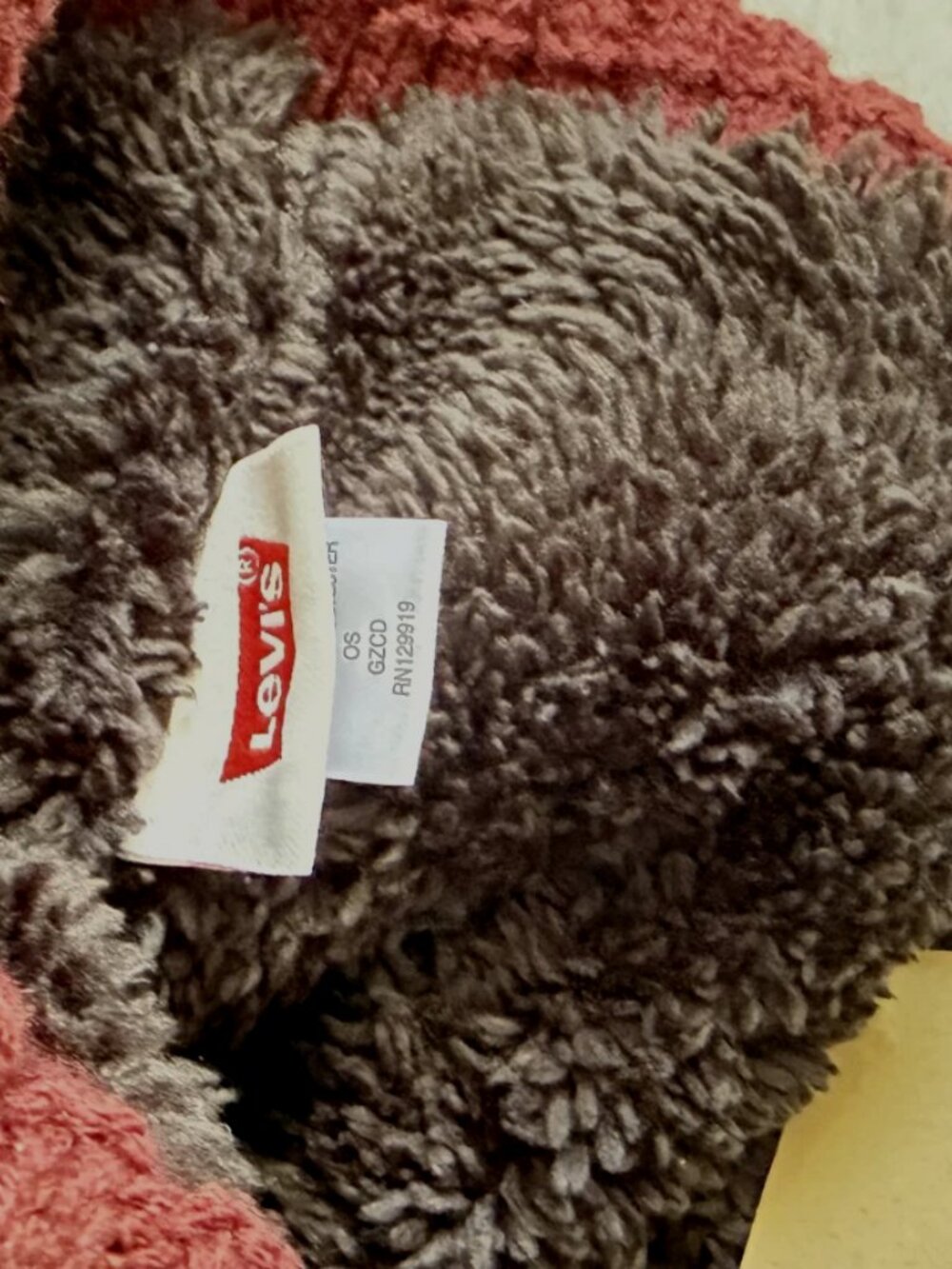 Levi's Men's Knit Hat Warm Burgundy Grey Stripe NWT - Picture 3 of 6